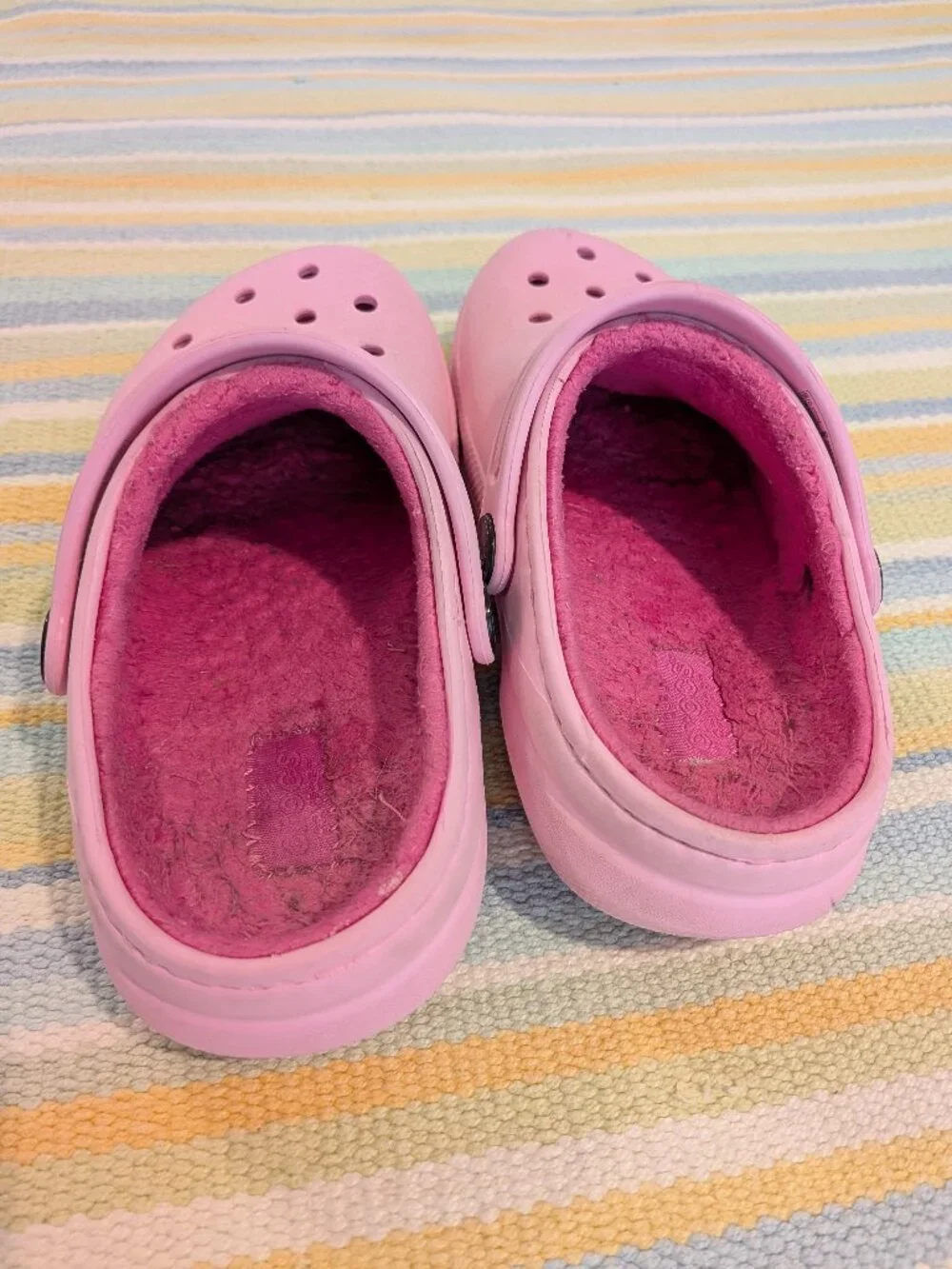 ⭐ Pink Lined Crocs size 12